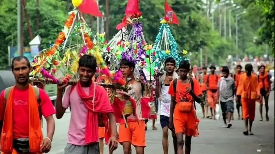 Lakhimpur Kheri News: श्रद्धालुओं की सुविधा और सुरक्षा के लिए प्रशासन सतर्क, पार्किंग से लेकर पुष्प वर्षा तक की तैयारी पूरी