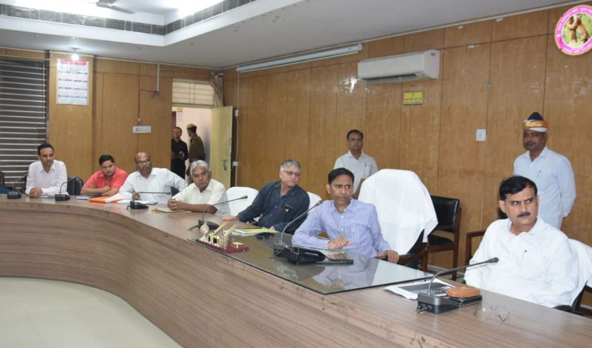 Lakhimpur Kheri News: 50 ग्राम पंचायतों में खुलेंगे आधार संशोधन केंद्र, ग्रामीणों को मिलेगी बड़ी सुविधा