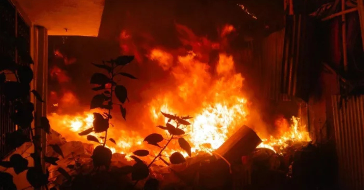 Lakhimpur Kheri News: रामनगर कलां मे तड़के सुबह 4 बजे लगी भीषण आग से दो परिवार बेघर, लाखों का नुकसान