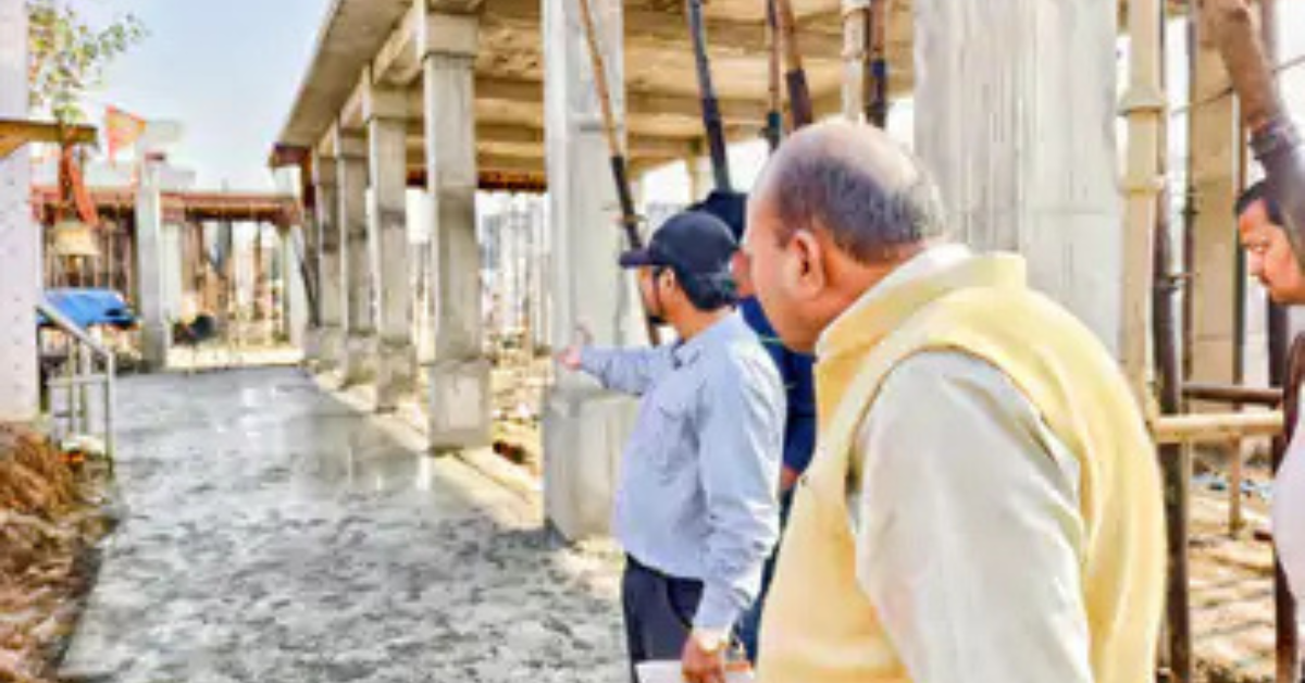 Lakhimpur Kheri News: गोला कॉरिडोर में बूढ़े बाबा मंदिर तक आरसीसी मार्ग तैयार, जलभराव पर चेयरमैन सख्त,